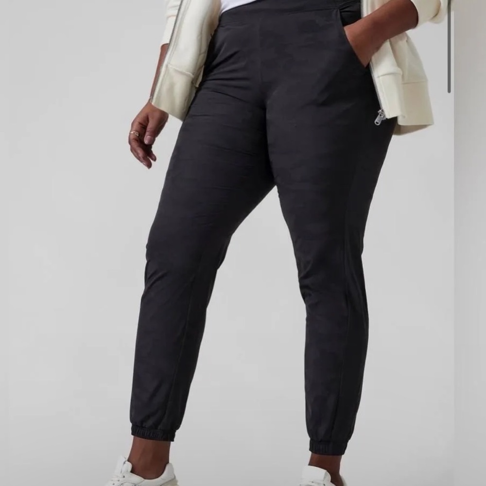 Athleta Brooklyn Jogger Camo